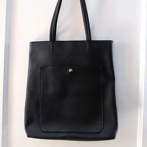 Water resistant black day bag